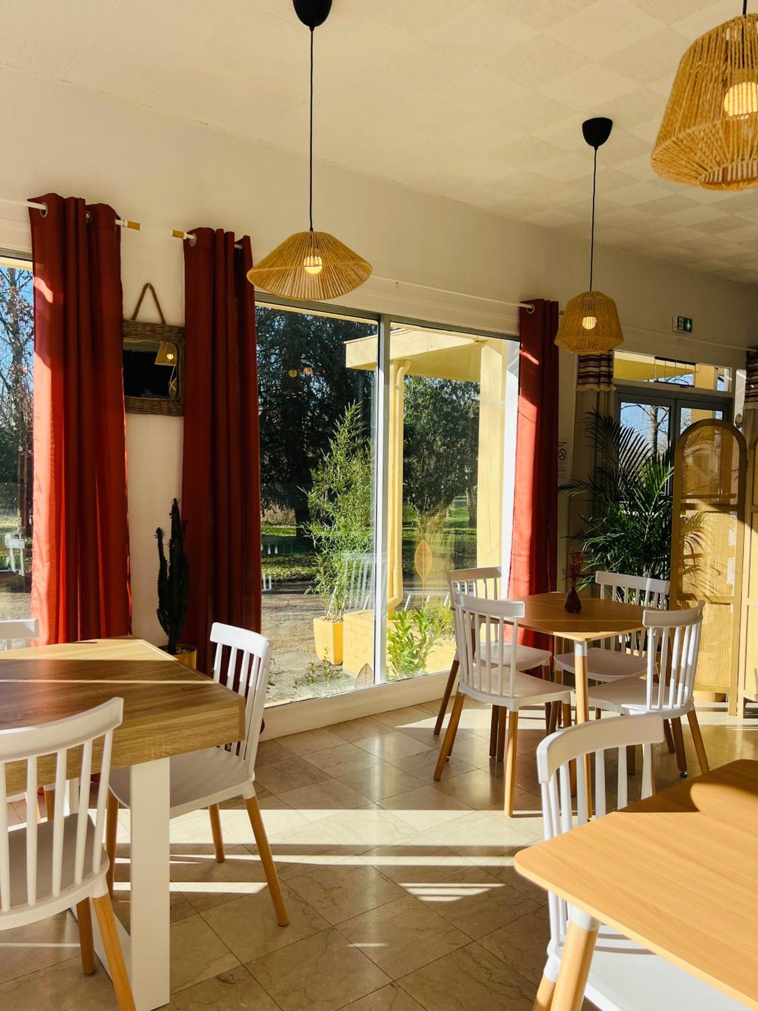 Motel Les Broussailles Mesves-sur-Loire Екстер'єр фото