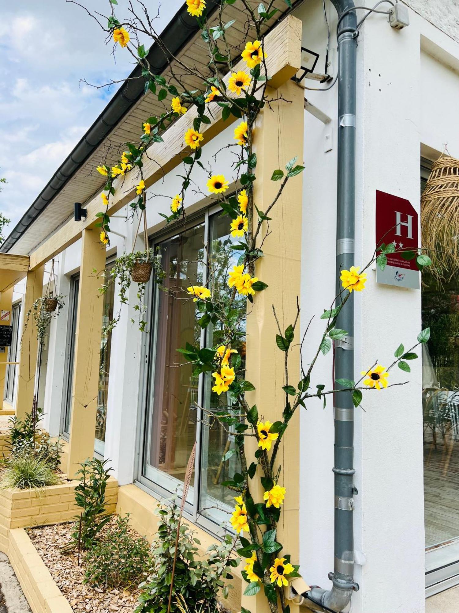 Motel Les Broussailles Mesves-sur-Loire Екстер'єр фото