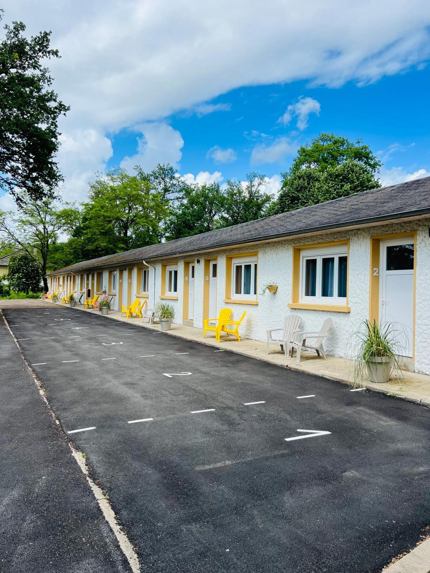 Motel Les Broussailles Mesves-sur-Loire Екстер'єр фото