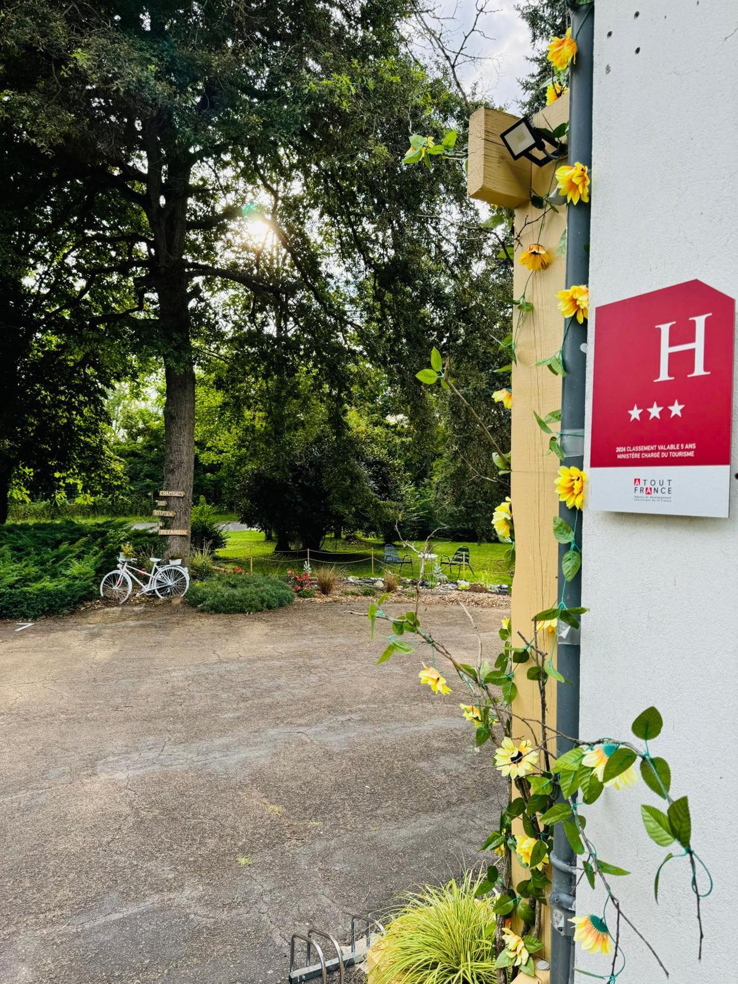 Motel Les Broussailles Mesves-sur-Loire Екстер'єр фото